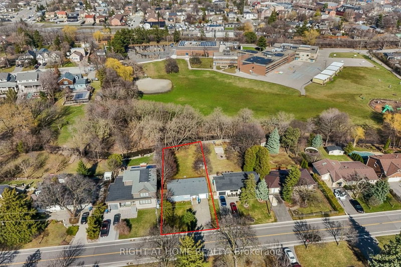 15 Pioneer Dr, Mississauga, L5M 1G8 | Image 3