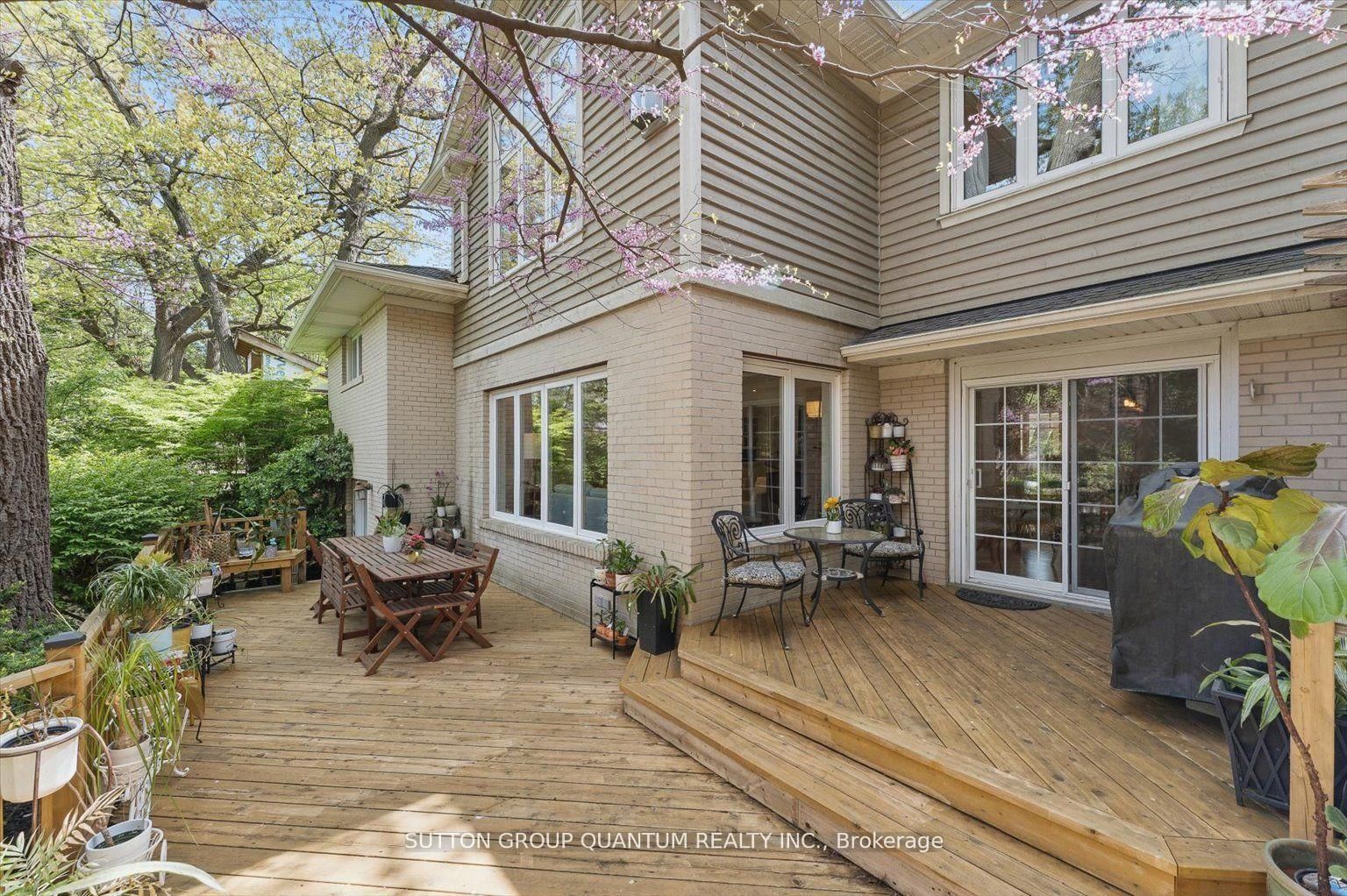 Detached House for sale at 347 Pinetree Way, Mississauga, Ontario, L5G 2R4 - Mineola - MLS: W12904978