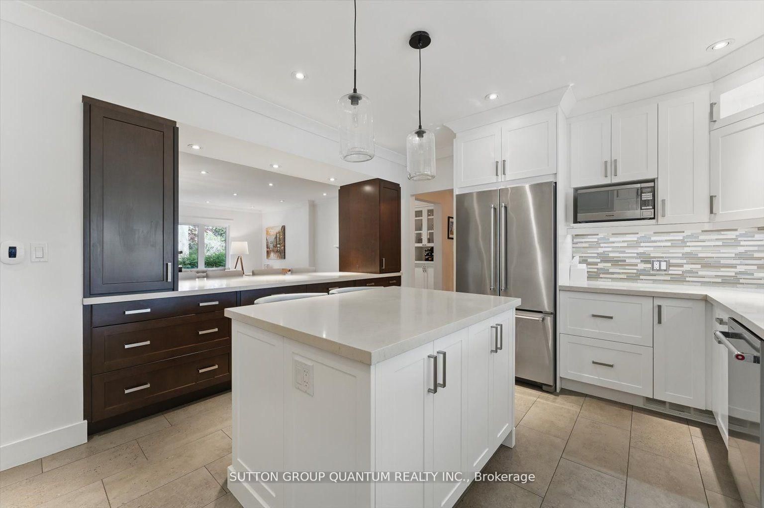 Detached House for sale at 347 Pinetree Way, Mississauga, Ontario, L5G 2R4 - Mineola - MLS: W12904978