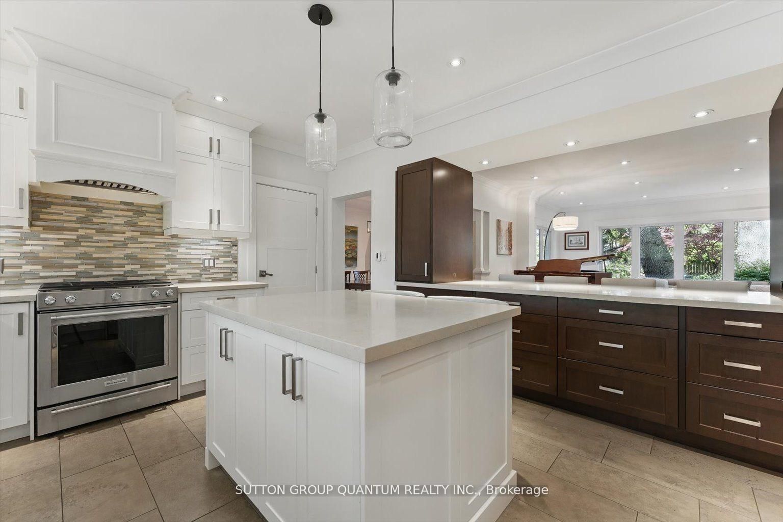 Detached House for sale at 347 Pinetree Way, Mississauga, Ontario, L5G 2R4 - Mineola - MLS: W12904978