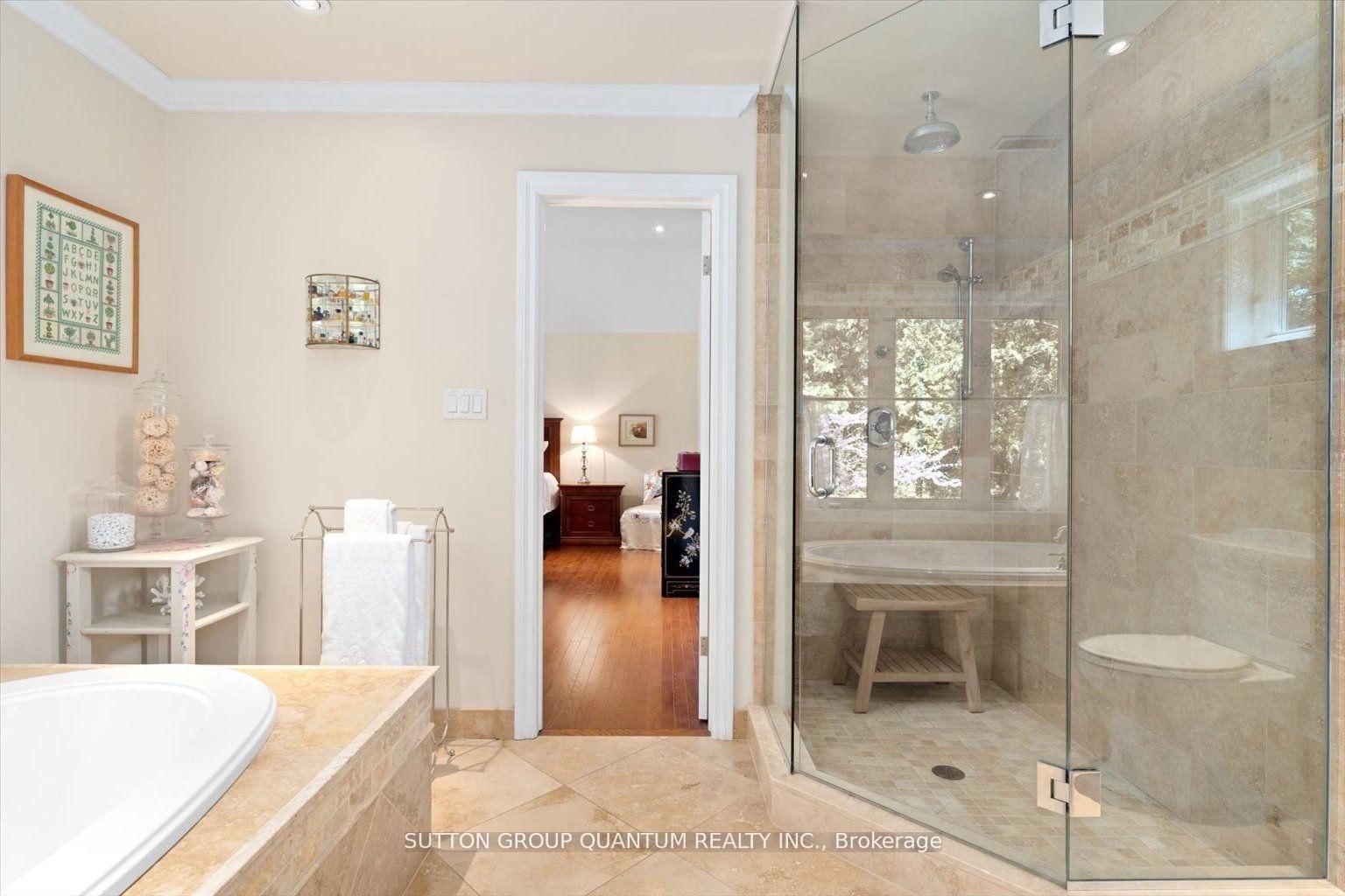 Detached House for sale at 347 Pinetree Way, Mississauga, Ontario, L5G 2R4 - Mineola - MLS: W12904978