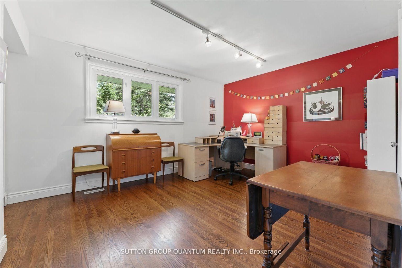 Detached House for sale at 347 Pinetree Way, Mississauga, Ontario, L5G 2R4 - Mineola - MLS: W12904978