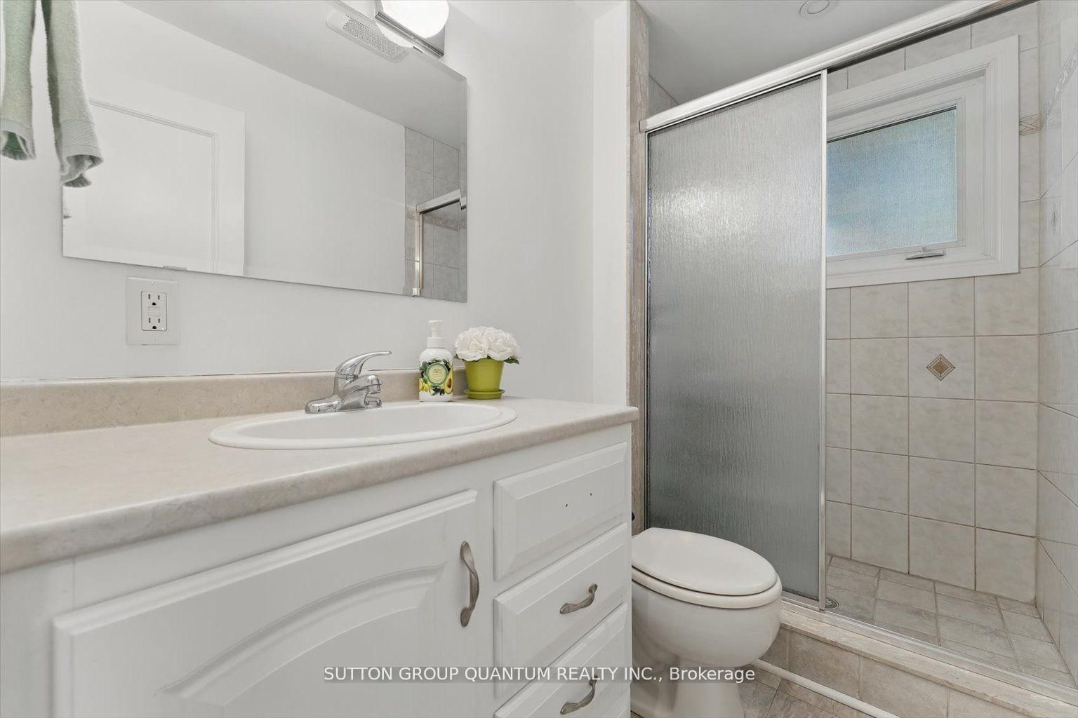 Detached House for sale at 347 Pinetree Way, Mississauga, Ontario, L5G 2R4 - Mineola - MLS: W12904978