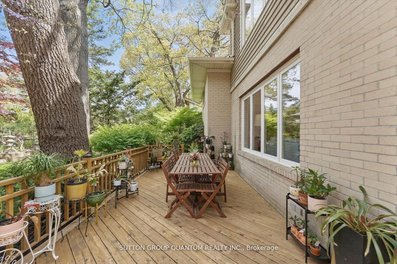 Detached House for sale at 347 Pinetree Way, Mississauga, Ontario, L5G 2R4 - Mineola - MLS: W12904978