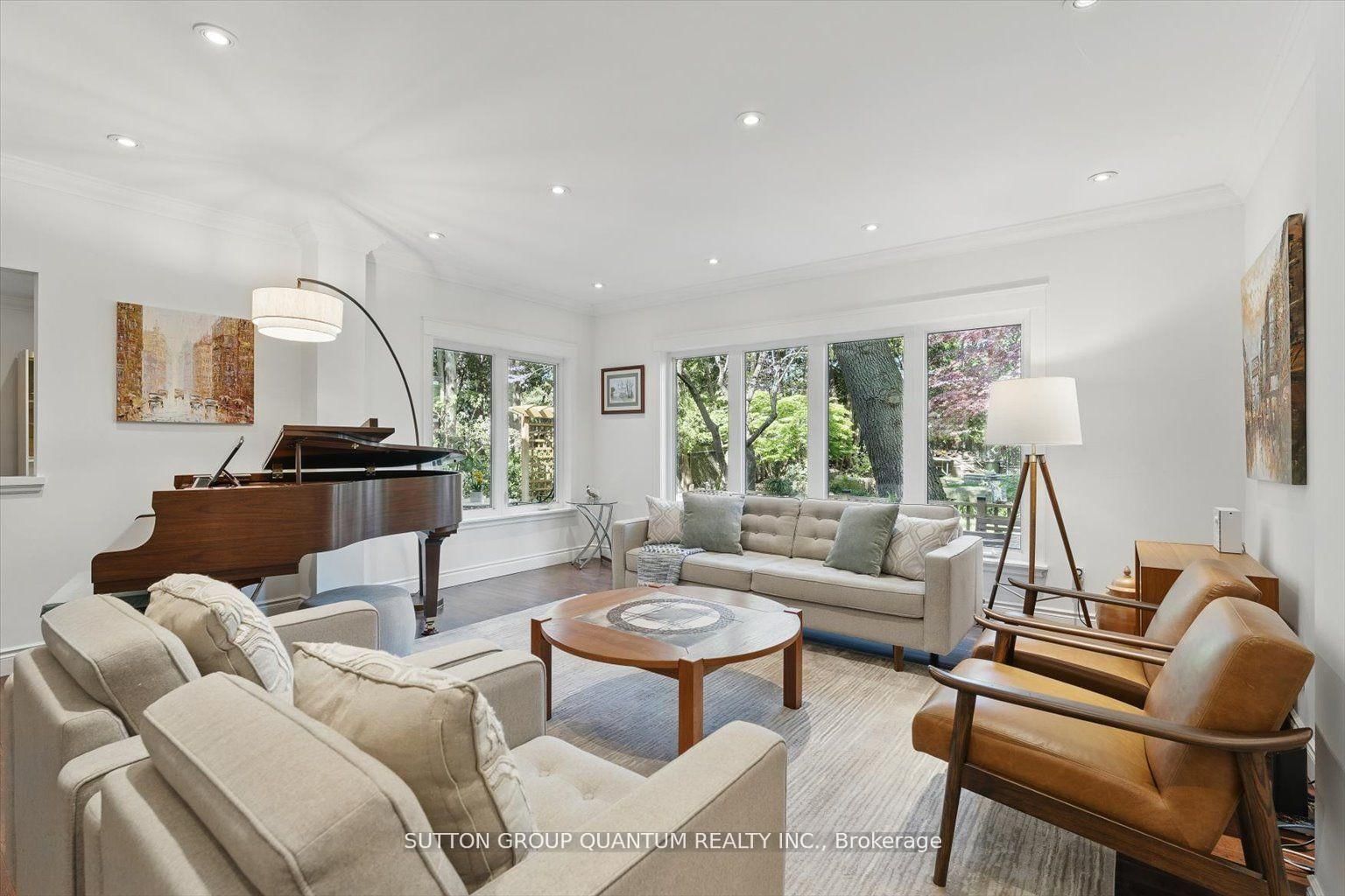 Detached House for sale at 347 Pinetree Way, Mississauga, Ontario, L5G 2R4 - Mineola - MLS: W12904978