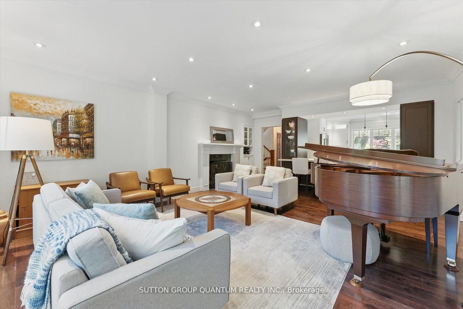 Detached House for sale at 347 Pinetree Way, Mississauga, Ontario, L5G 2R4 - Mineola - MLS: W12904978