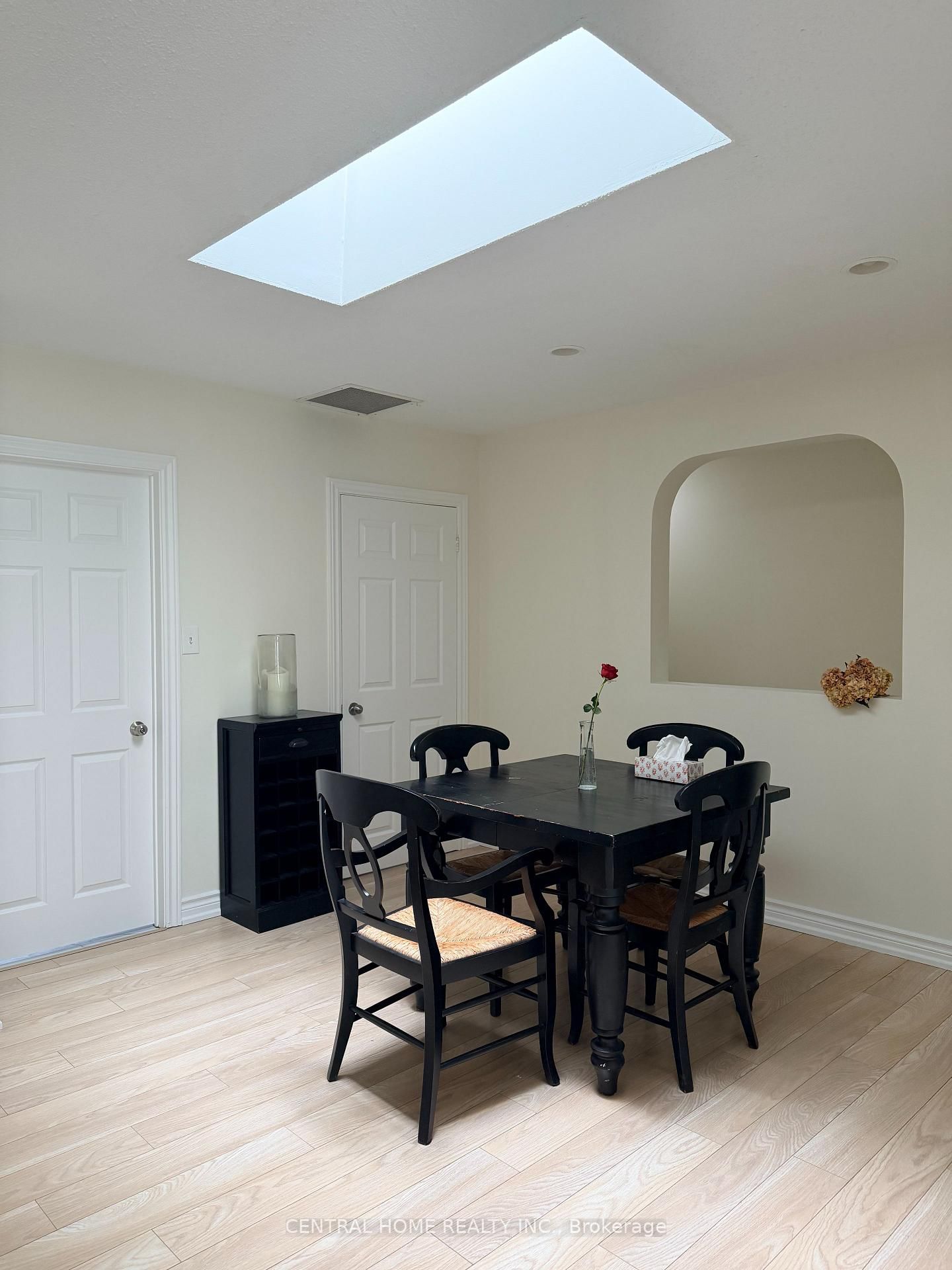 414 Plains Road E - Photo 14