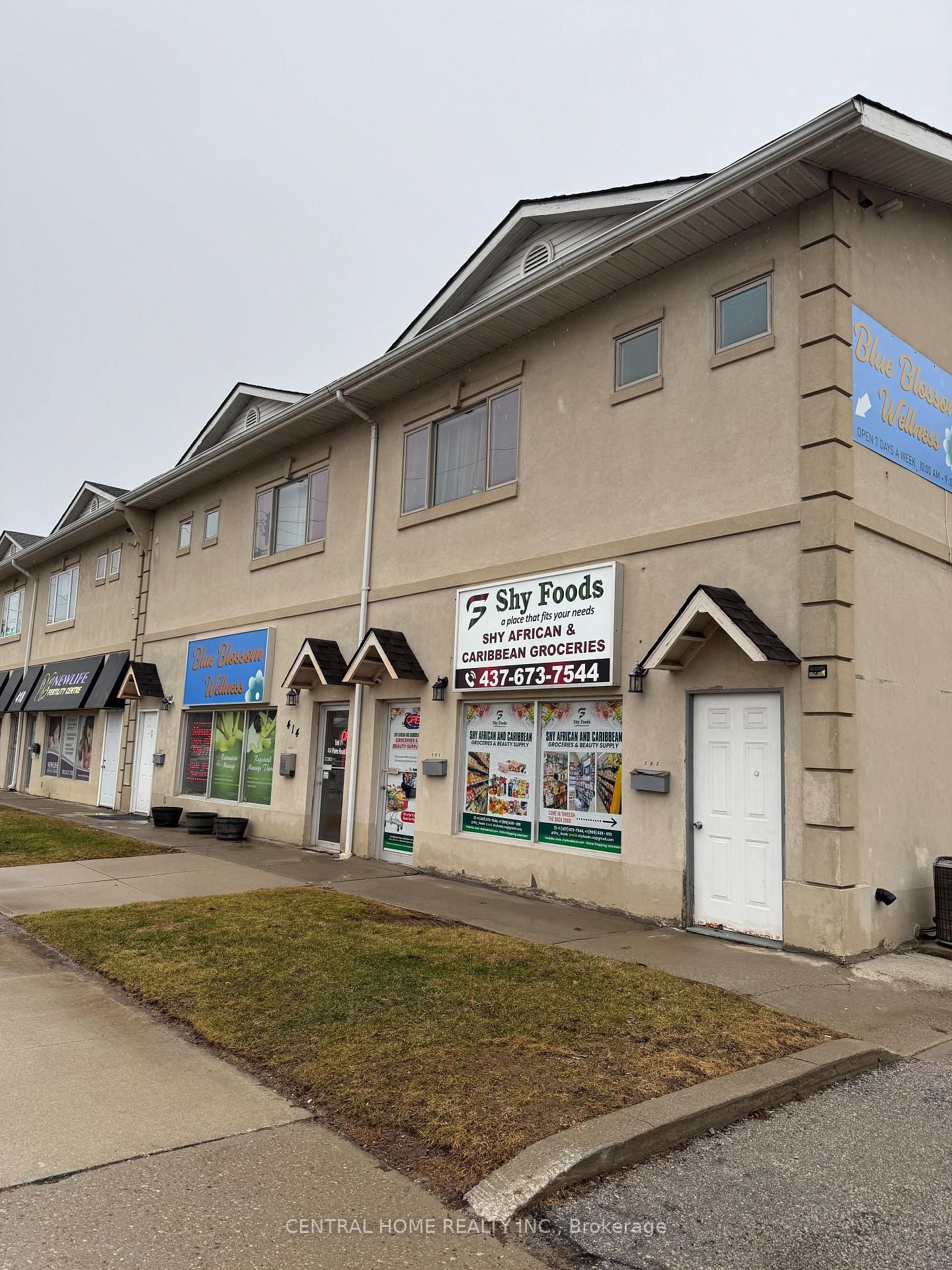 414 Plains Road E - Photo 2