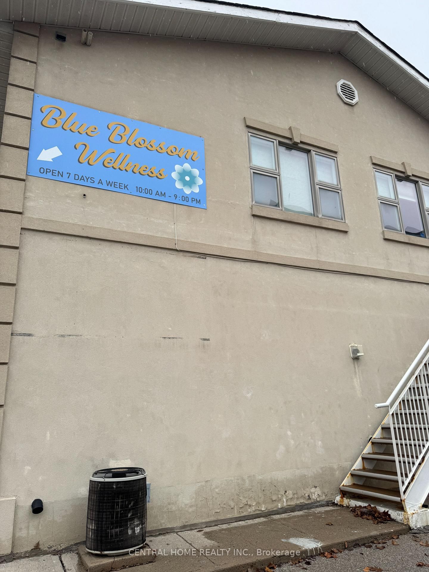 414 Plains Road E - Photo 5