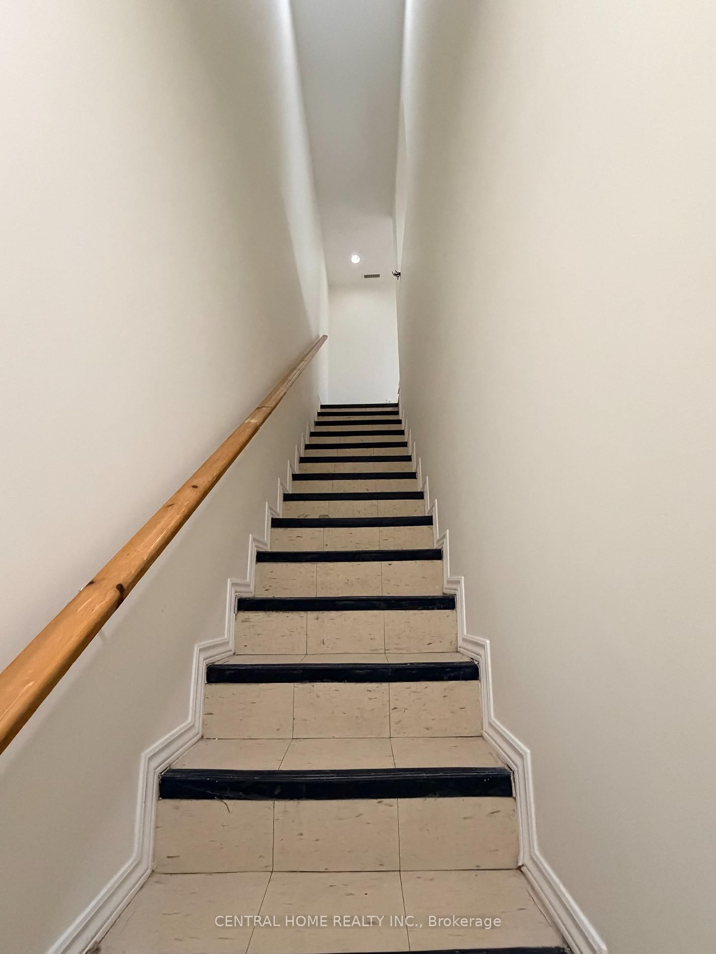 414 Plains Road E - Photo 6