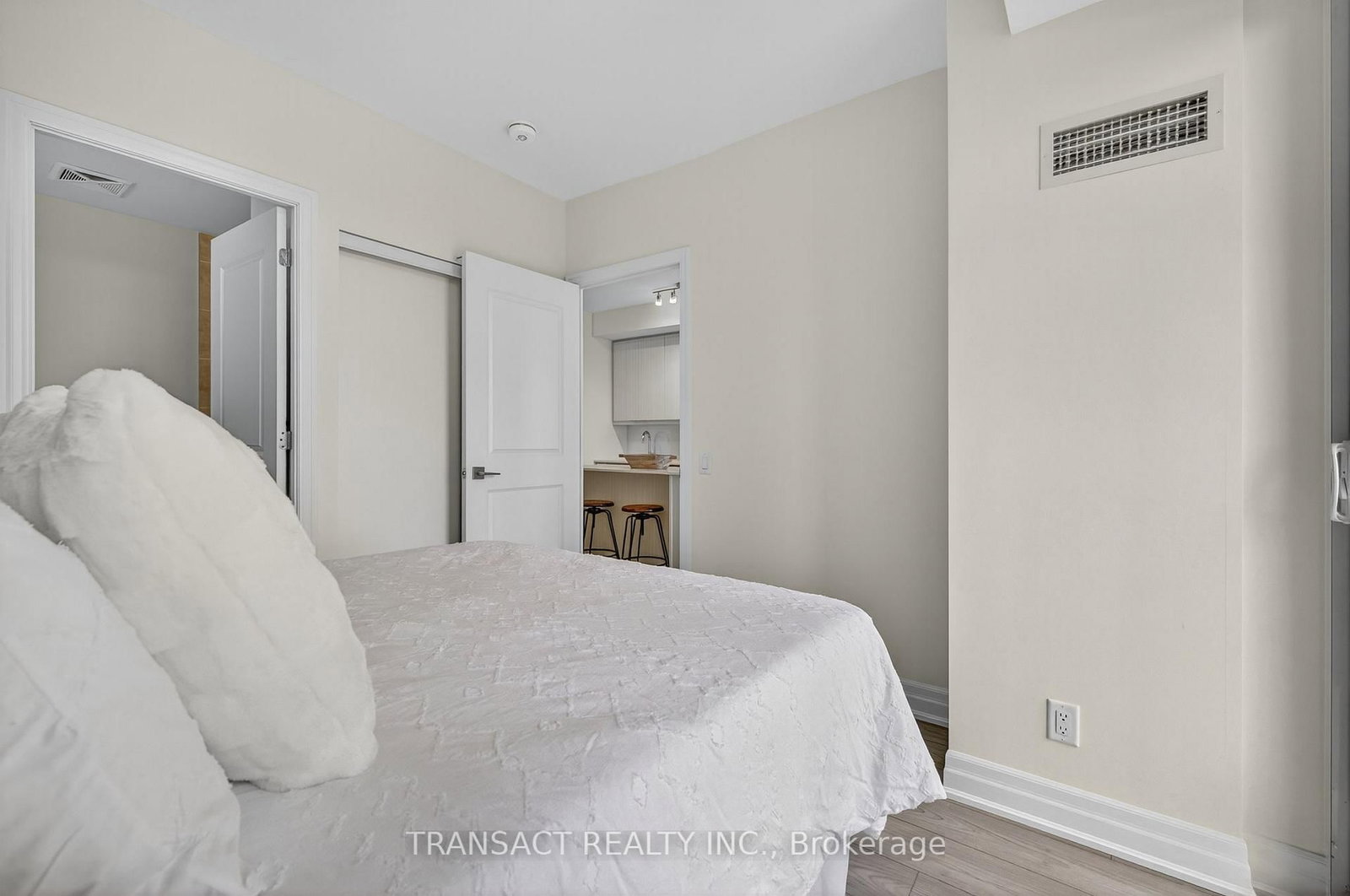 Condo for sale at 1706-36 Elm Drive, Mississauga, Ontario, L5B 0N3 - Fairview - MLS: W12905020