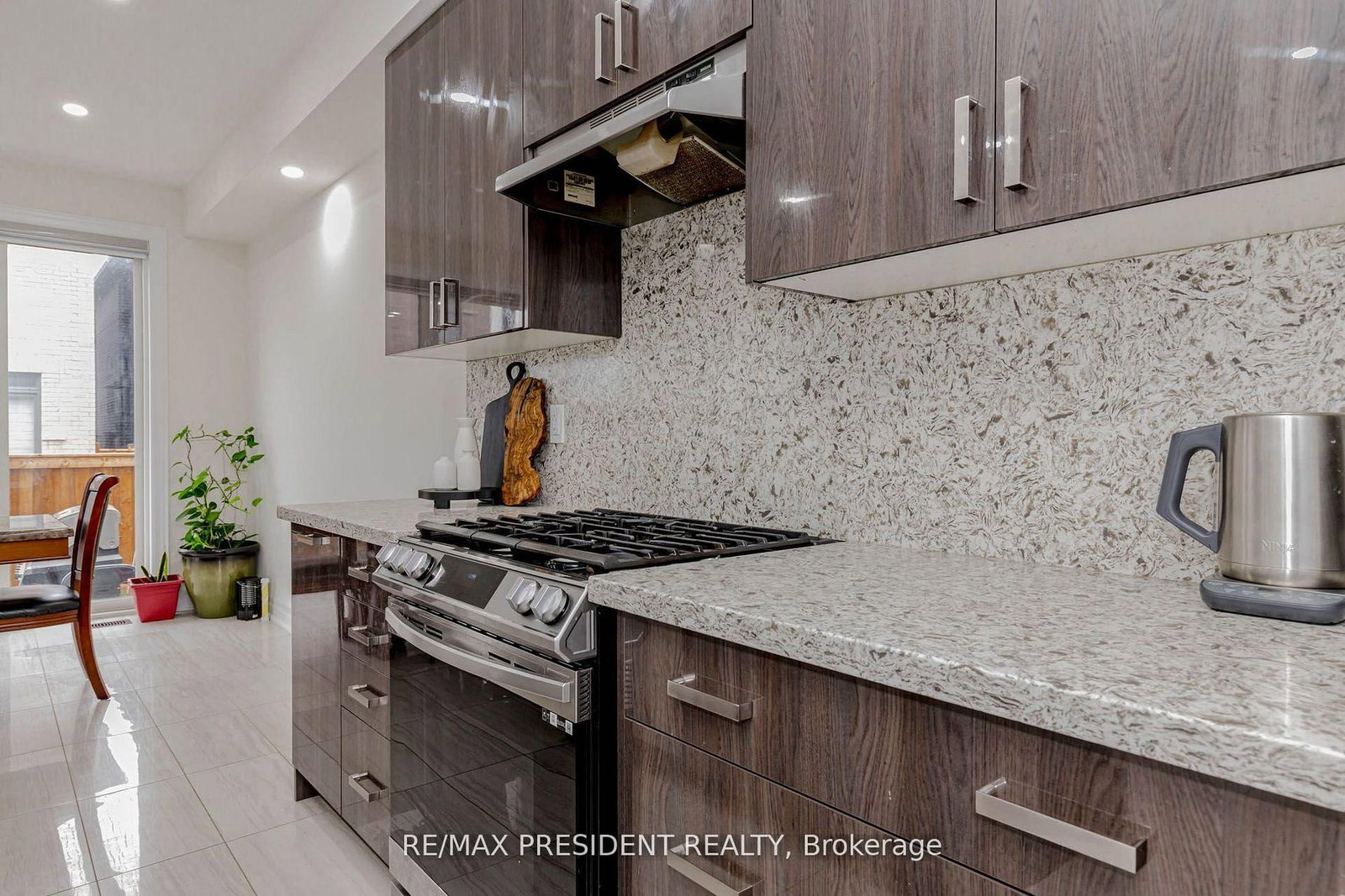 Detached House for sale at 2 Vincena Road, Caledon, Ontario, L7C 4M5 - Rural Caledon - MLS: W12905040