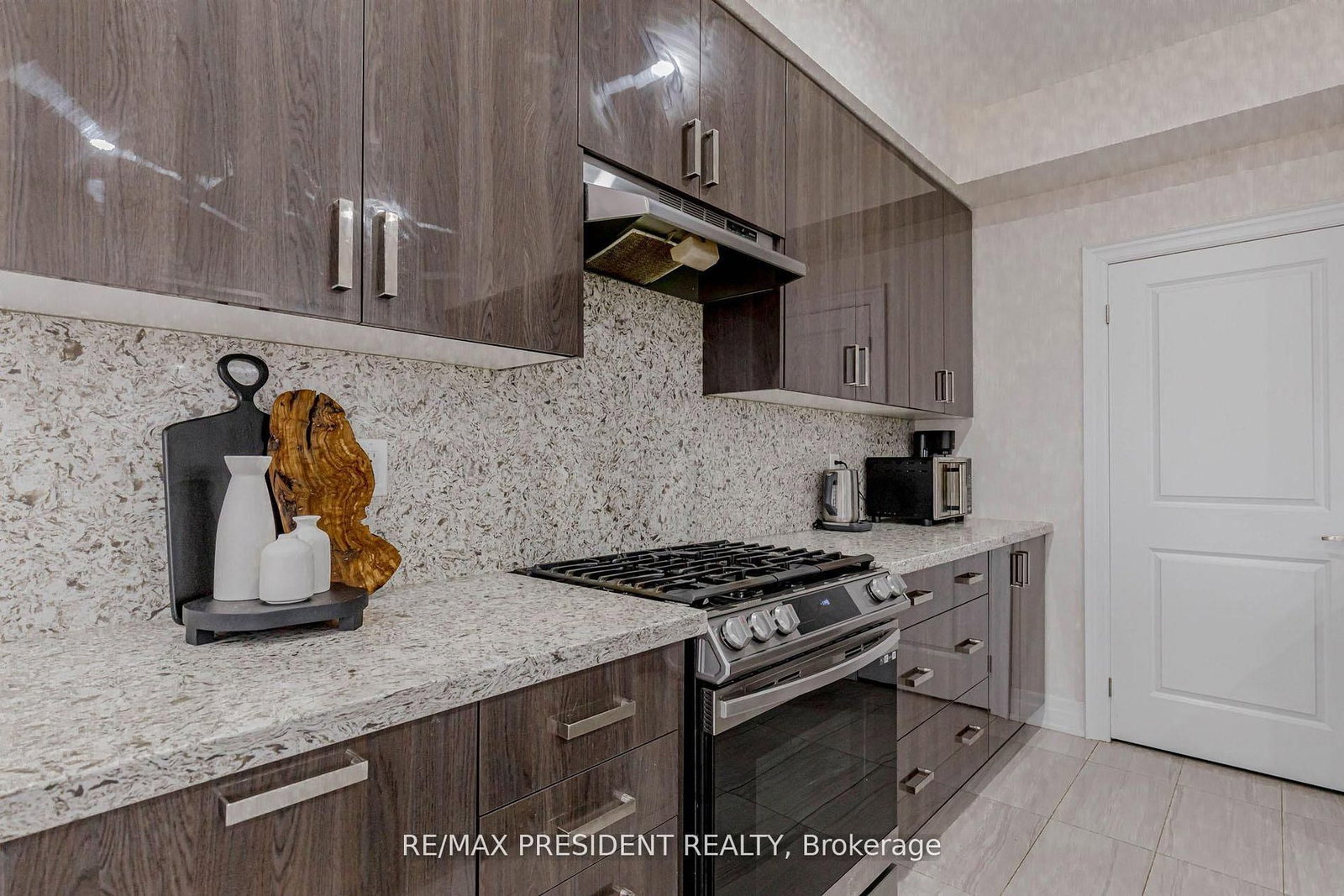 Detached House for sale at 2 Vincena Road, Caledon, Ontario, L7C 4M5 - Rural Caledon - MLS: W12905040