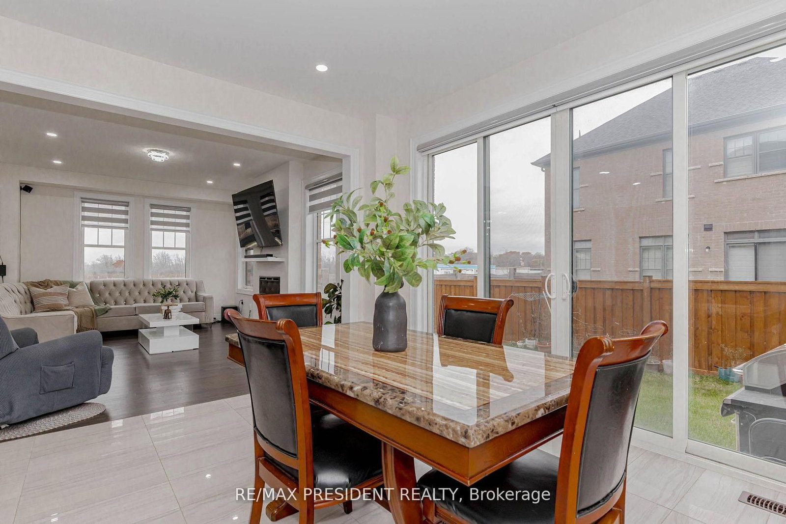 Detached House for sale at 2 Vincena Road, Caledon, Ontario, L7C 4M5 - Rural Caledon - MLS: W12905040