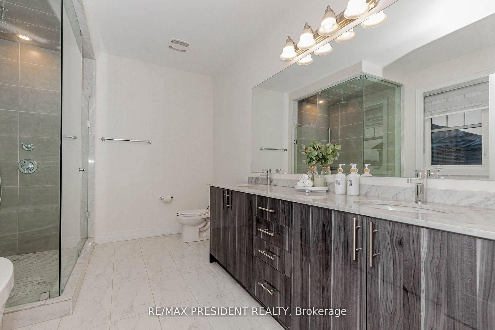 Detached House for sale at 2 Vincena Road, Caledon, Ontario, L7C 4M5 - Rural Caledon - MLS: W12905040