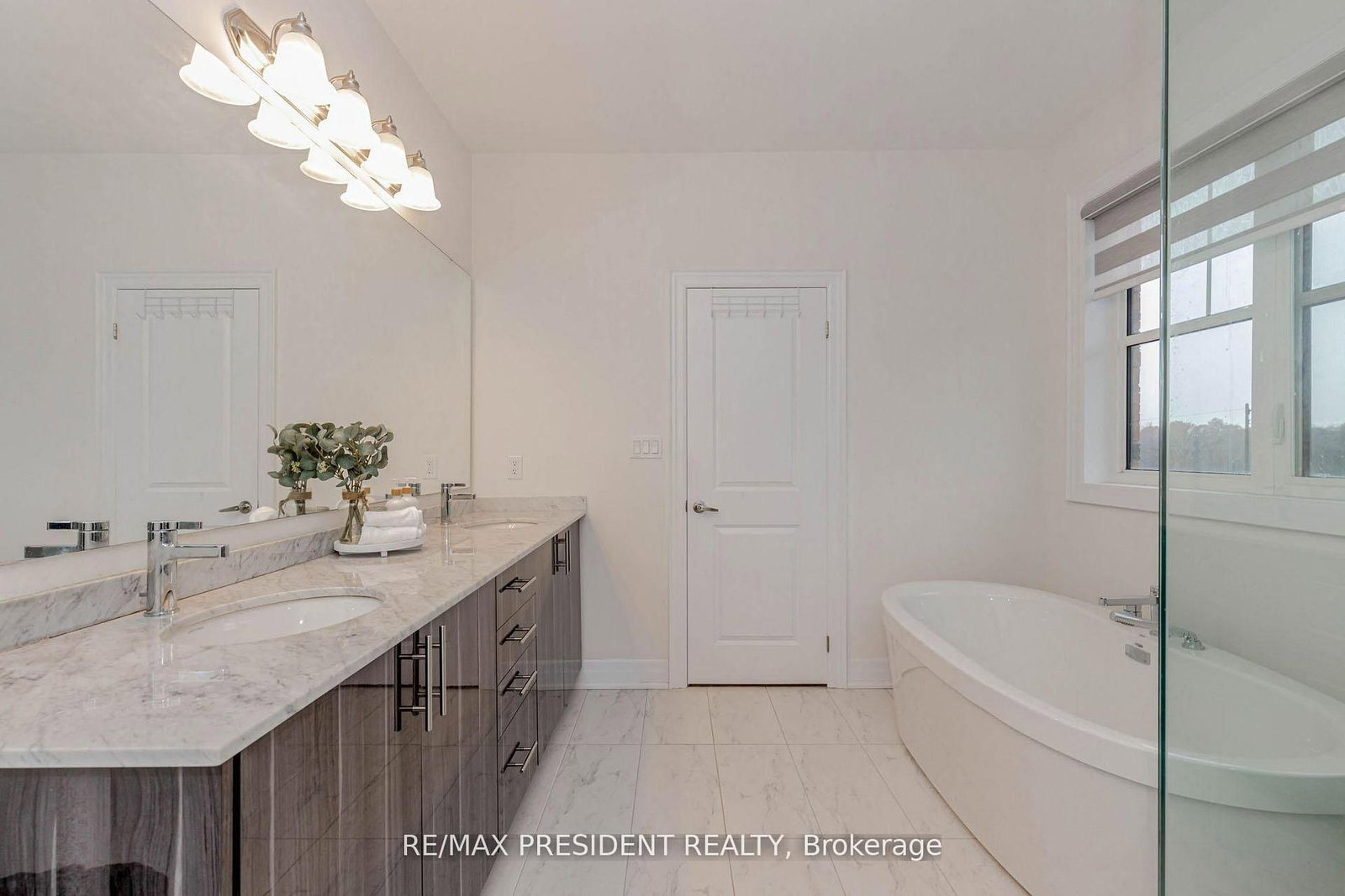 Detached House for sale at 2 Vincena Road, Caledon, Ontario, L7C 4M5 - Rural Caledon - MLS: W12905040