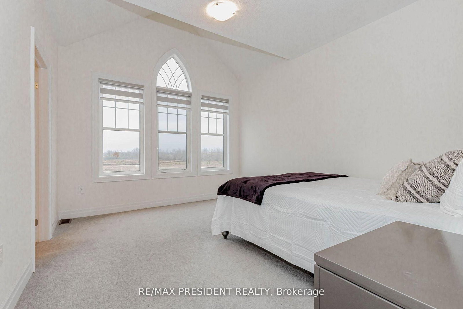 Detached House for sale at 2 Vincena Road, Caledon, Ontario, L7C 4M5 - Rural Caledon - MLS: W12905040