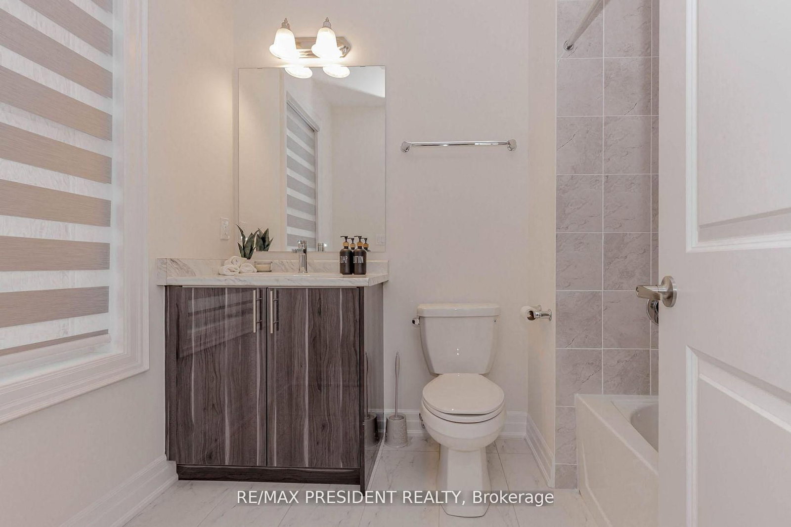 Detached House for sale at 2 Vincena Road, Caledon, Ontario, L7C 4M5 - Rural Caledon - MLS: W12905040