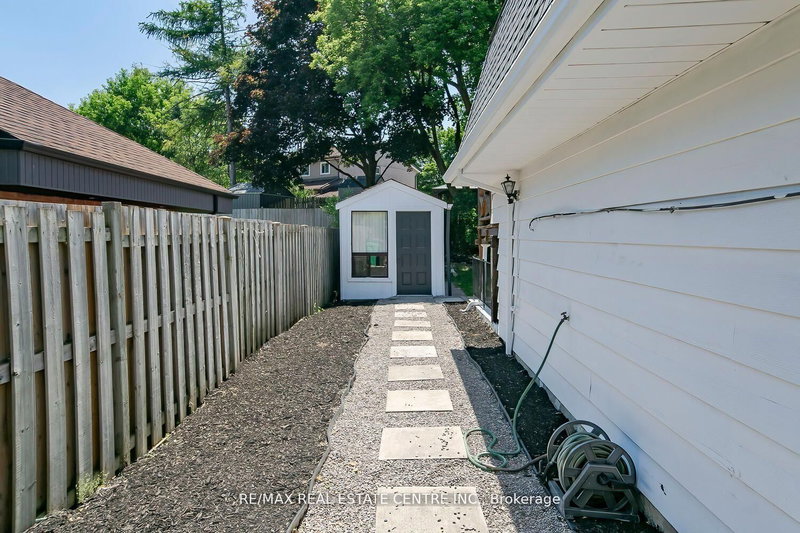 6978 Estoril Rd, Mississauga, L5N 1N4 | Image 3