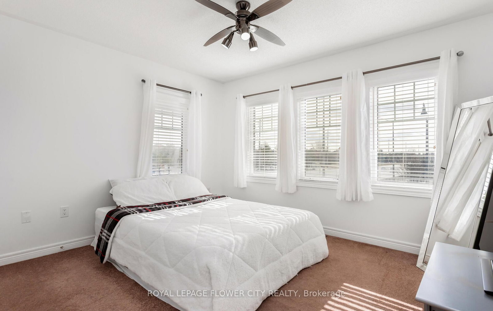 Detached House for sale at 2 Archville Street, Brampton, Ontario, L6Y 5Y5 - Credit Valley - MLS: W12905156