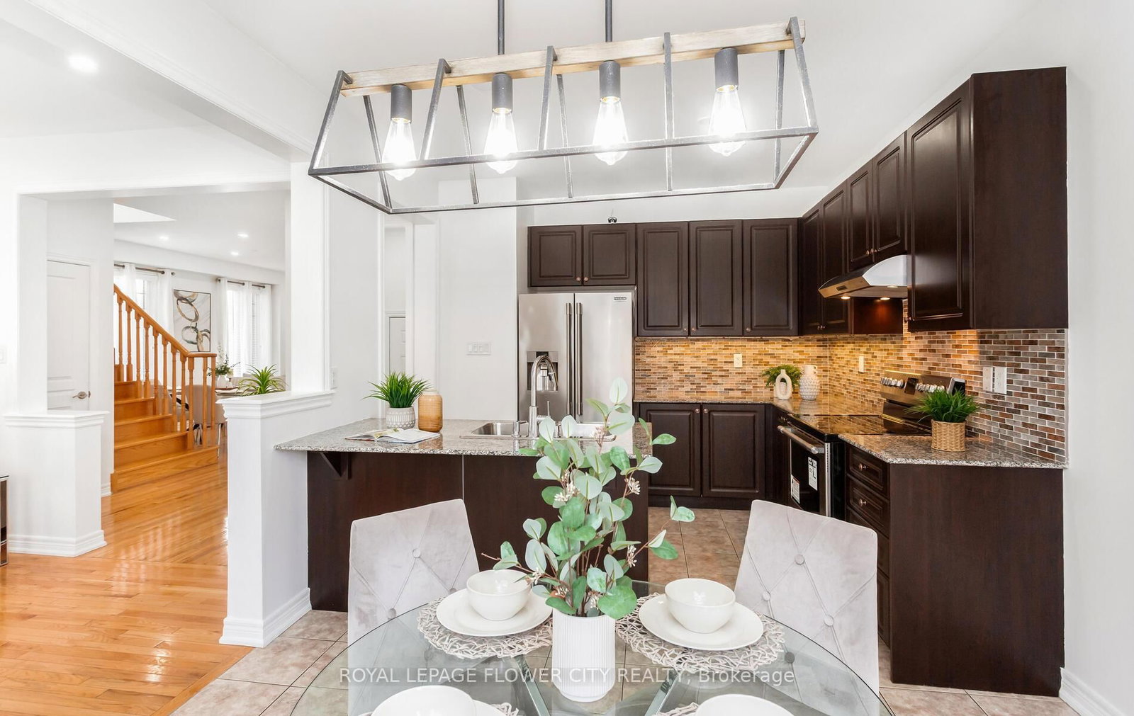 Detached House for sale at 2 Archville Street, Brampton, Ontario, L6Y 5Y5 - Credit Valley - MLS: W12905156