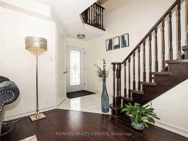 Main Fl - 134 Muirland Crescent N