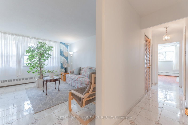 209 - 5 Frith Rd, Toronto, M3N 2L5 | Image 3