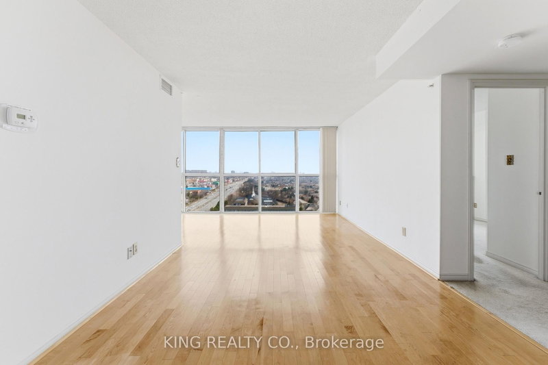 1604 - 880 Dundas Street W