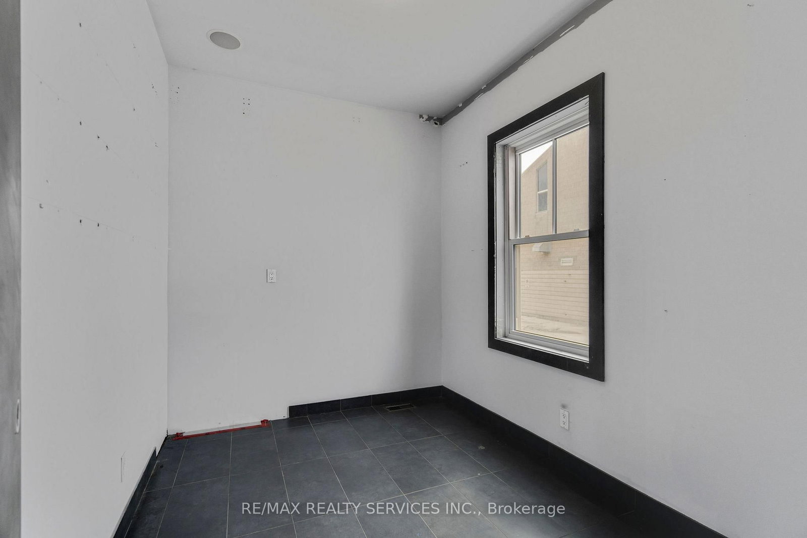 431 Brock Avenue - Photo 10