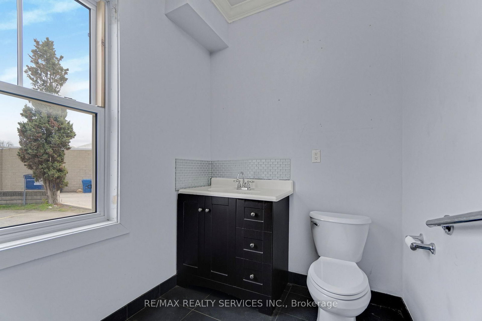 431 Brock Avenue - Photo 13