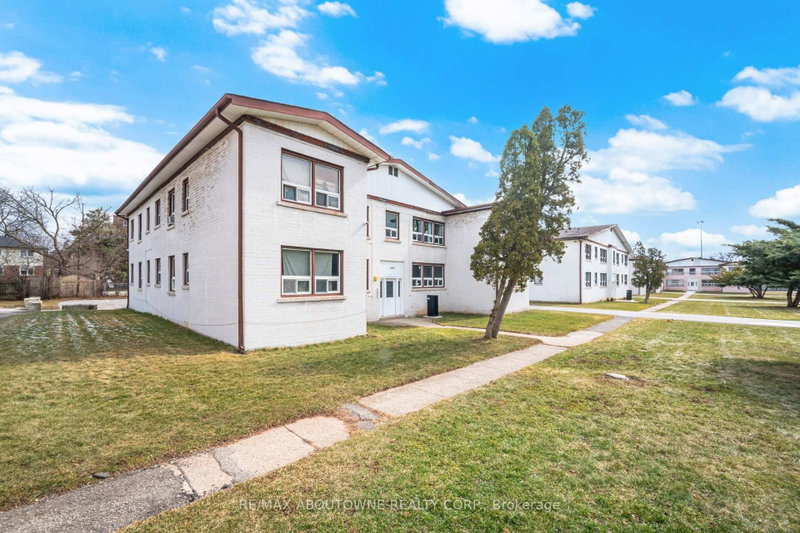 7 - 1037 Churchill Avenue E