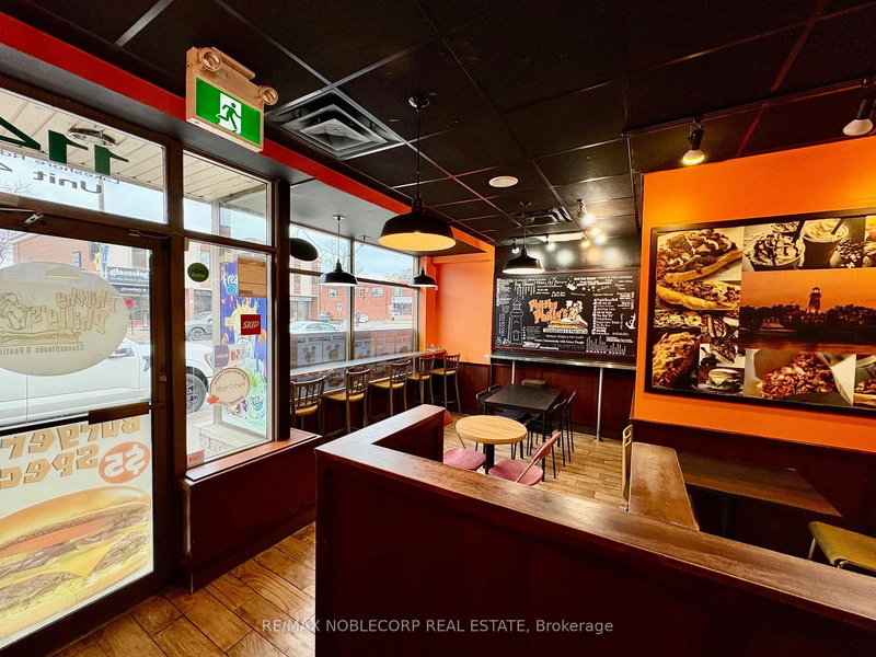 4 - 114 Lakeshore Rd E, Mississauga, L5G 1C9 | Image 3