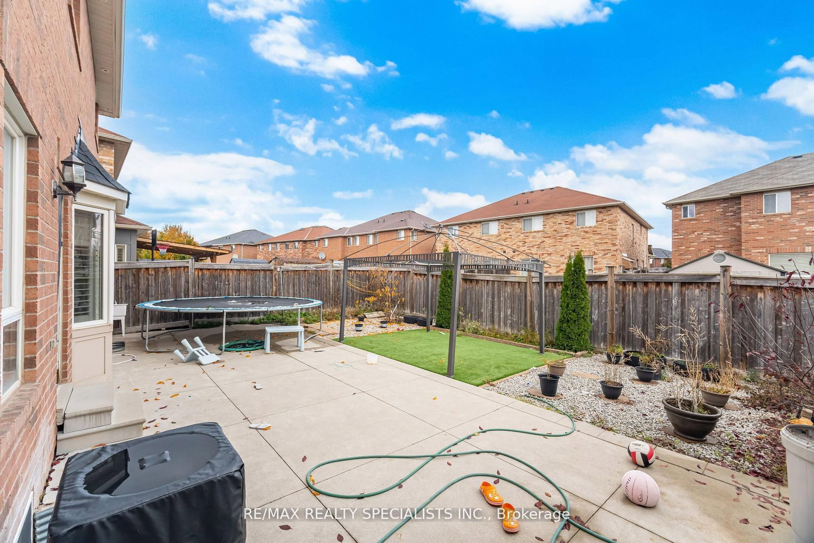 Detached House for sale at 23 Personna Circle, Brampton, Ontario, L6X 0P1 - Credit Valley - MLS: W12906696