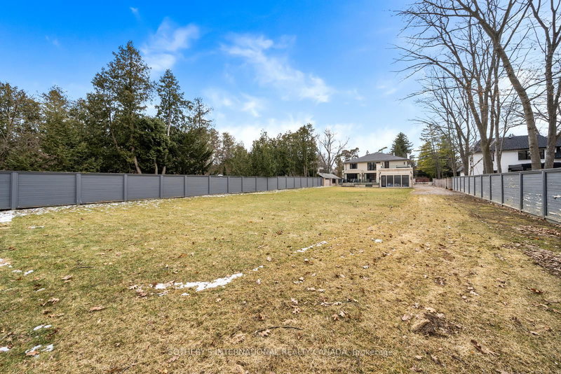 1347 Queen Victoria Ave, Mississauga — 48