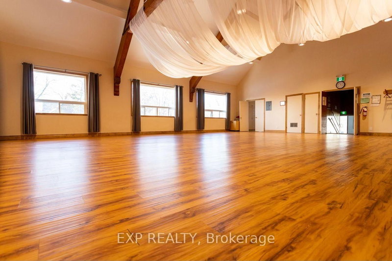 Upper/Lower Hall/Comm Kit - 19 St Albans Dr, Halton Hills, L7J 1C6 | Image 2