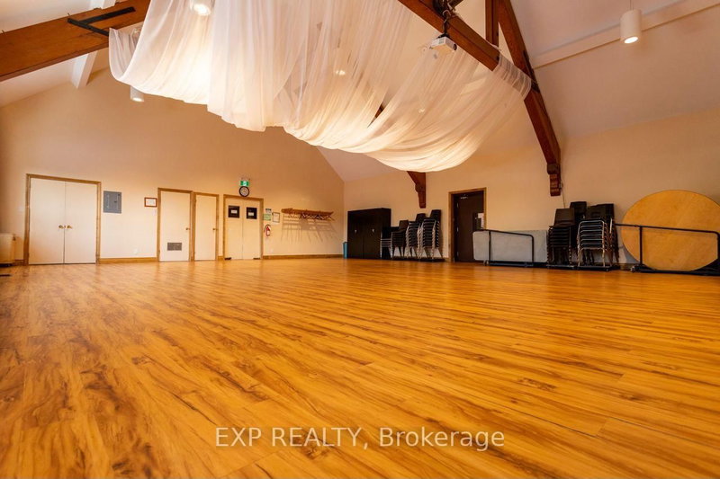 Upper/Lower Hall/Comm Kit - 19 St Albans Dr, Halton Hills, L7J 1C6 | Image 3