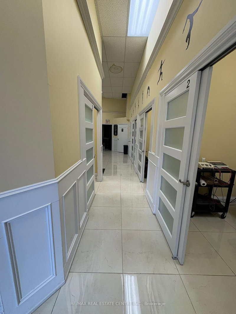 11 - 143 CLARENCE St, Brampton, L6W 1T2 | Image 3