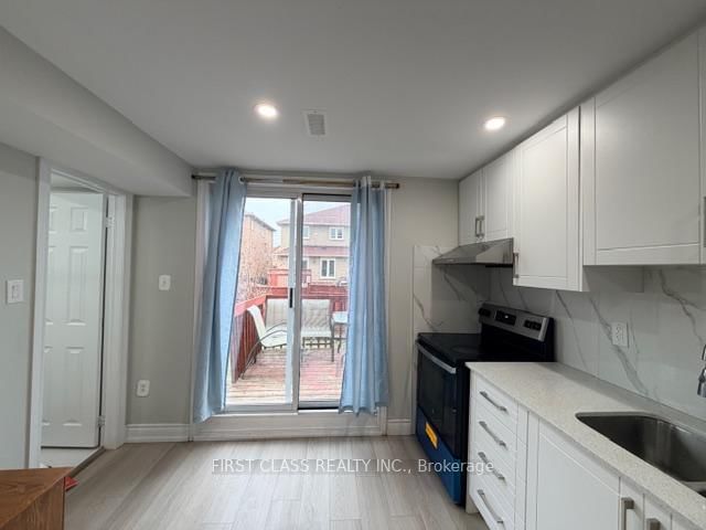 Lower - 5323 Red Brush Dr, Mississauga, L4Z 3Z5 | Image 3