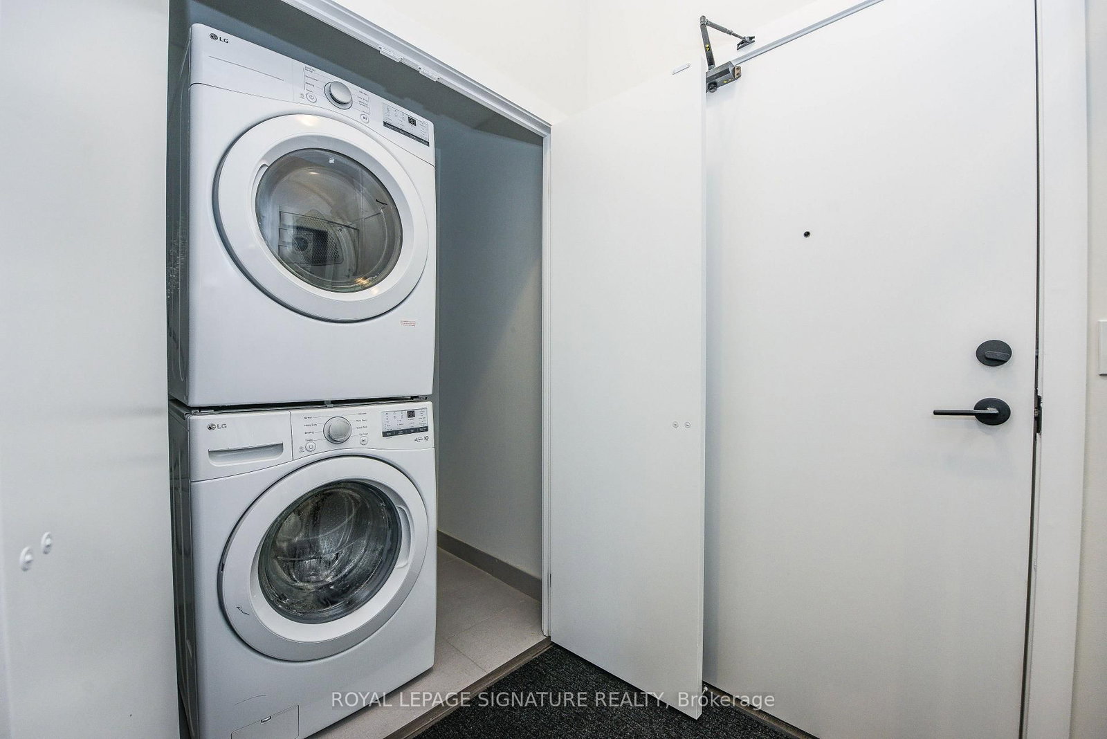 Condo for lease at 505-430 Square One Drive, Mississauga, Ontario, L5B 0L6 - Creditview - MLS: W12907068