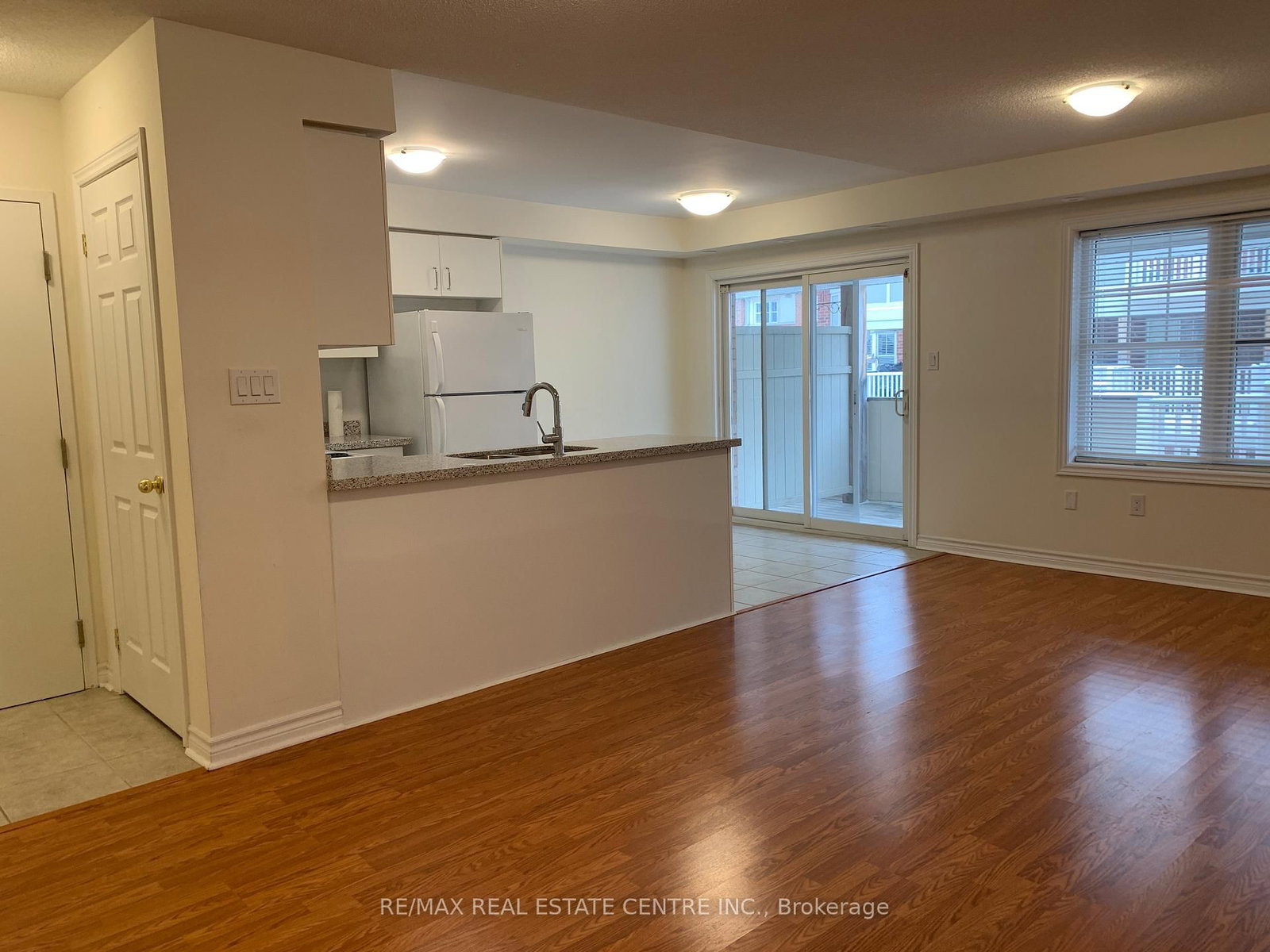 Townhouse for lease at 1-600 Shoreline Drive, Mississauga, Ontario, L5B 0A8 - Cooksville - MLS: W12907166