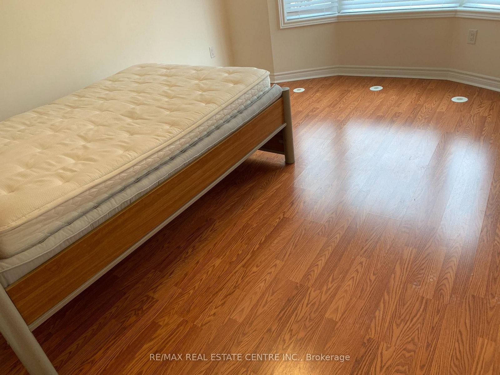 Townhouse for lease at 1-600 Shoreline Drive, Mississauga, Ontario, L5B 0A8 - Cooksville - MLS: W12907166