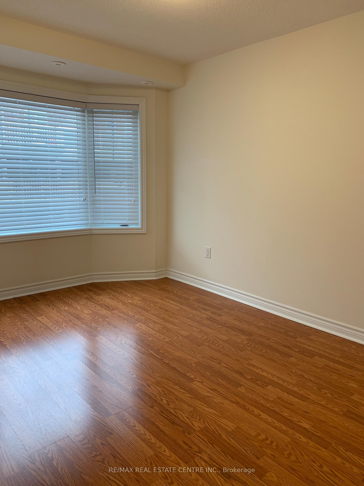 Townhouse for lease at 1-600 Shoreline Drive, Mississauga, Ontario, L5B 0A8 - Cooksville - MLS: W12907166