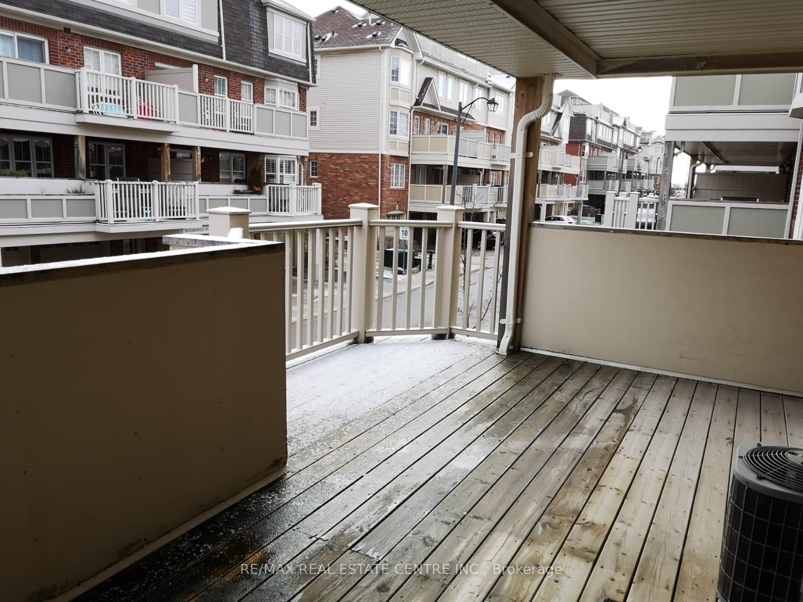 Townhouse for lease at 1-600 Shoreline Drive, Mississauga, Ontario, L5B 0A8 - Cooksville - MLS: W12907166