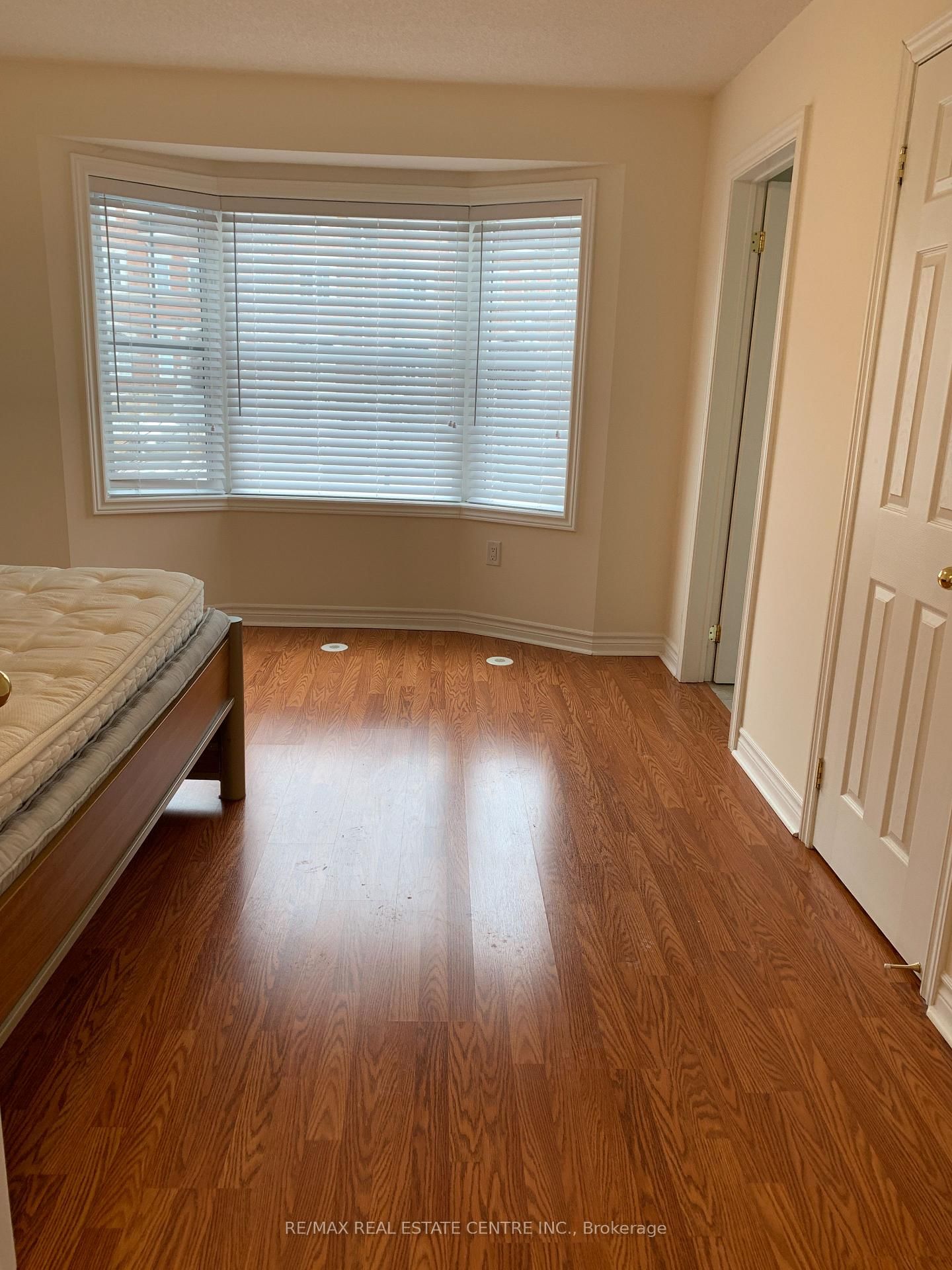 Townhouse for lease at 1-600 Shoreline Drive, Mississauga, Ontario, L5B 0A8 - Cooksville - MLS: W12907166