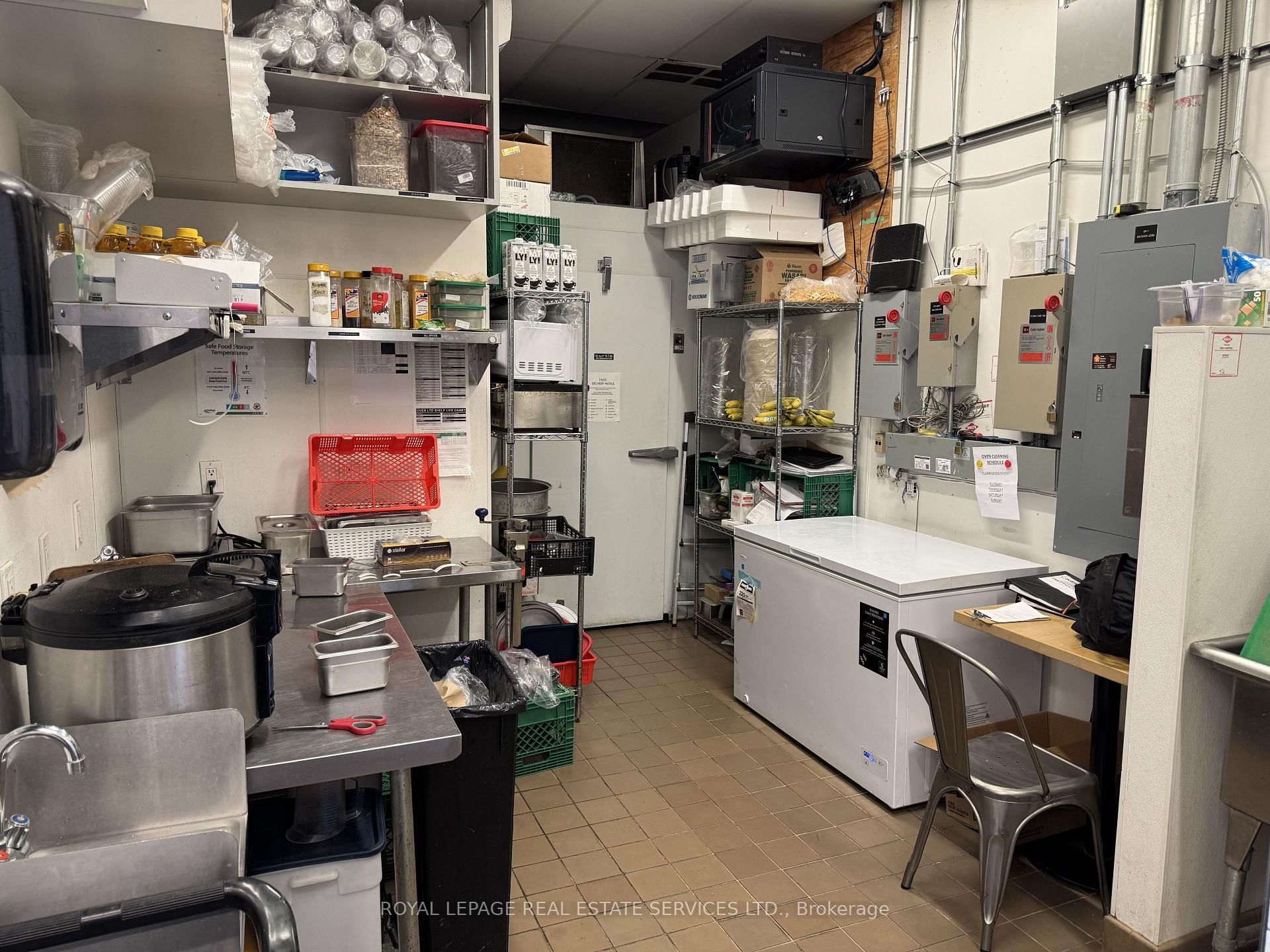 330 Dundas Street E