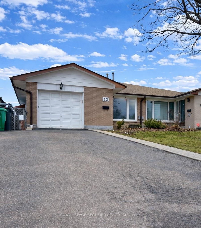 42 Wilton Dr, Brampton, L6W 3A1 | Image 2