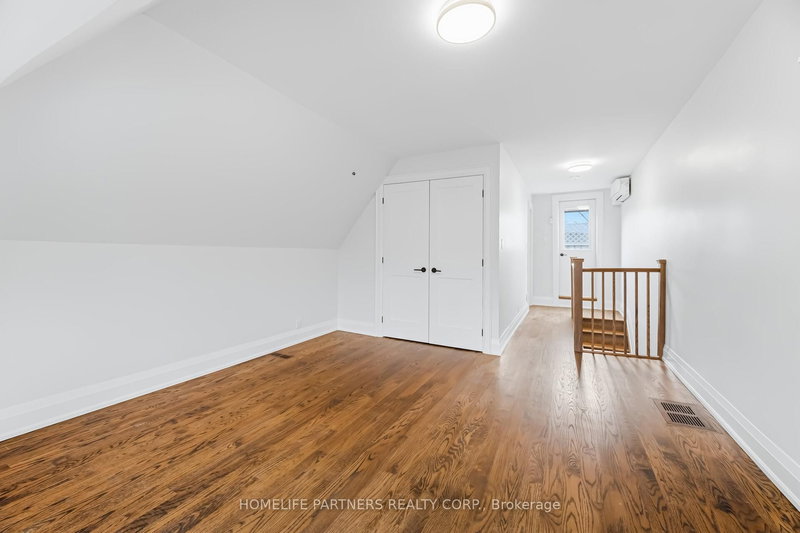 511 Indian Grve, Toronto, M6P 2J1 | Image 3