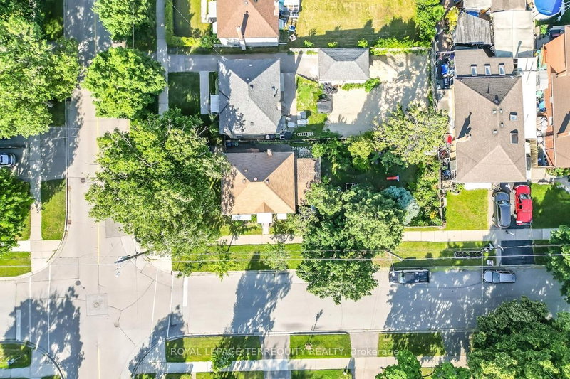 249 Gamma St, Toronto, M8W 4G7 | Image 2