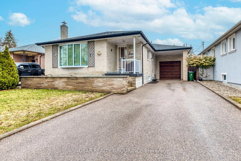 47 Bucksburn Rd, Toronto, M9V 3V5 | Image 2