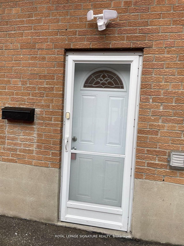 Lower - 1566 Northmount Avenue